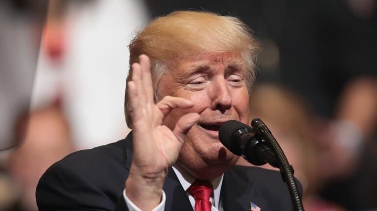 Top 15 Funny Photos of President Trump
